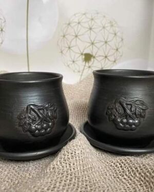 Filiżanka “Winogrona”, czarna glina