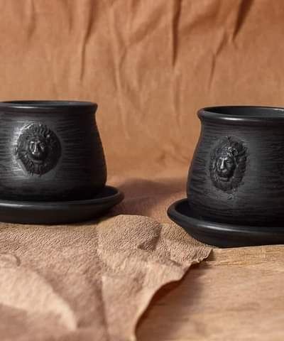 Filiżanka Lew, czarna glina