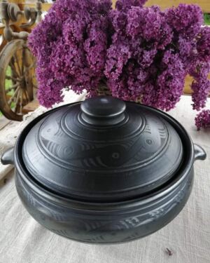 Garnek dekorowy z pokrywą, Grecki, czarna glina