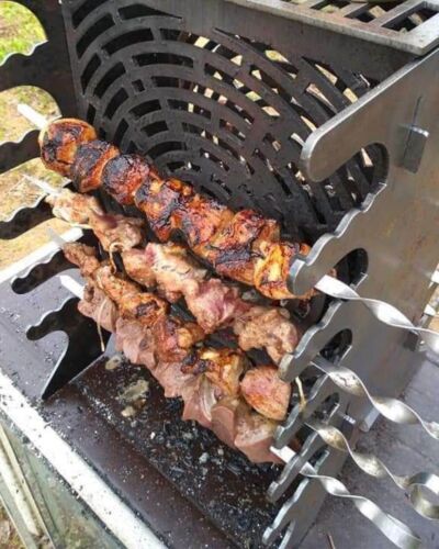 Grill węglowy pionowy dla szaszłyka, wyrób kuty