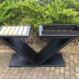Grill węglowy w kształcie litery V, wyrób kuty